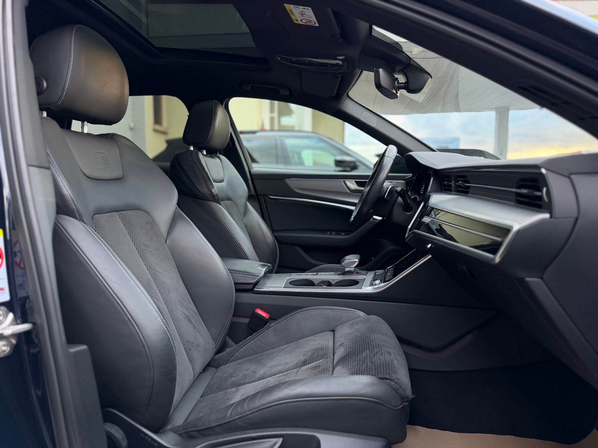 AUDI A6 Avant 55 TFSI Sport quattro S-tronic-image-13
