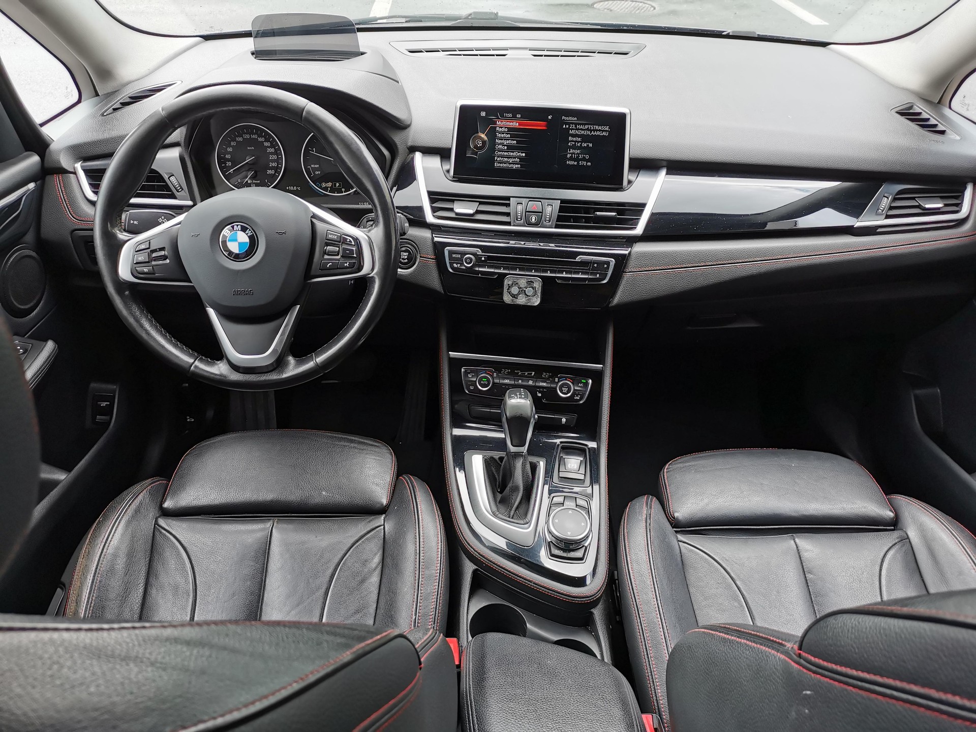 BMW 218d Gran Tourer-image-9