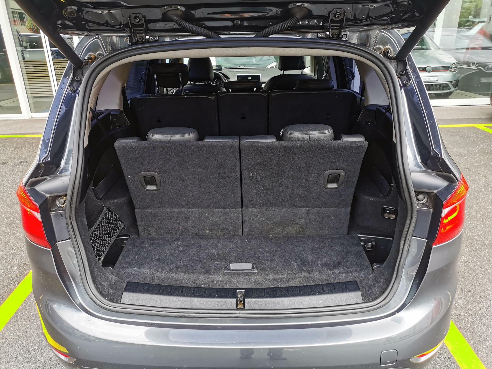BMW 218d Gran Tourer-image-13
