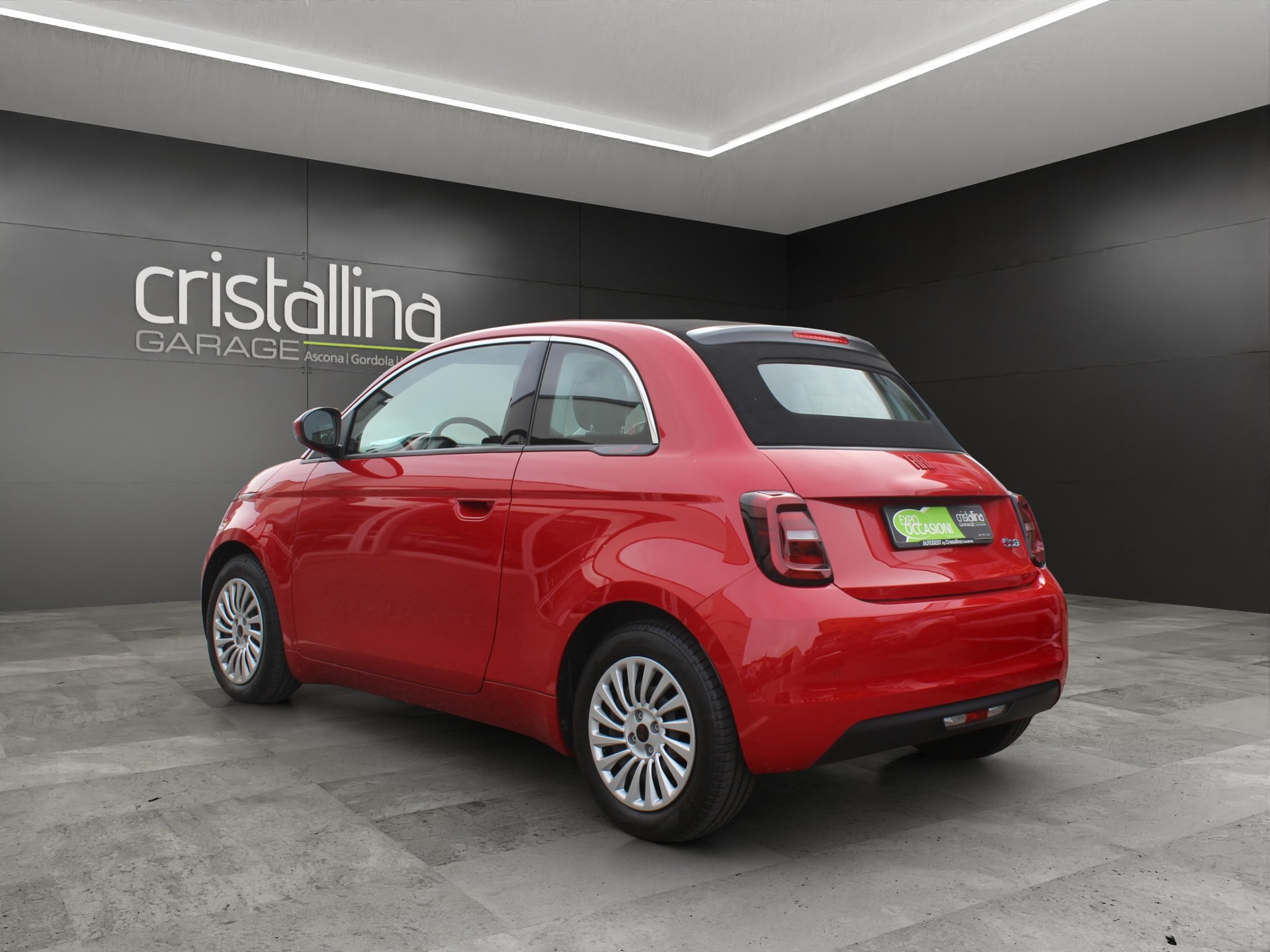 FIAT 500 Cabrio Red-showroom-element-2