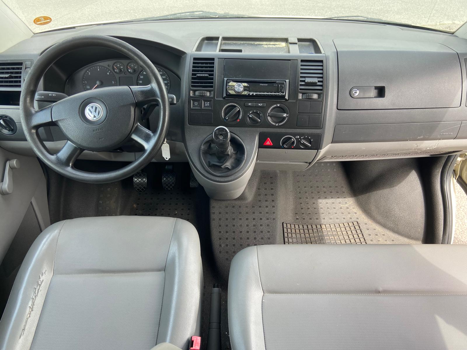 VW Transporter **Prix Fixe**-image-6