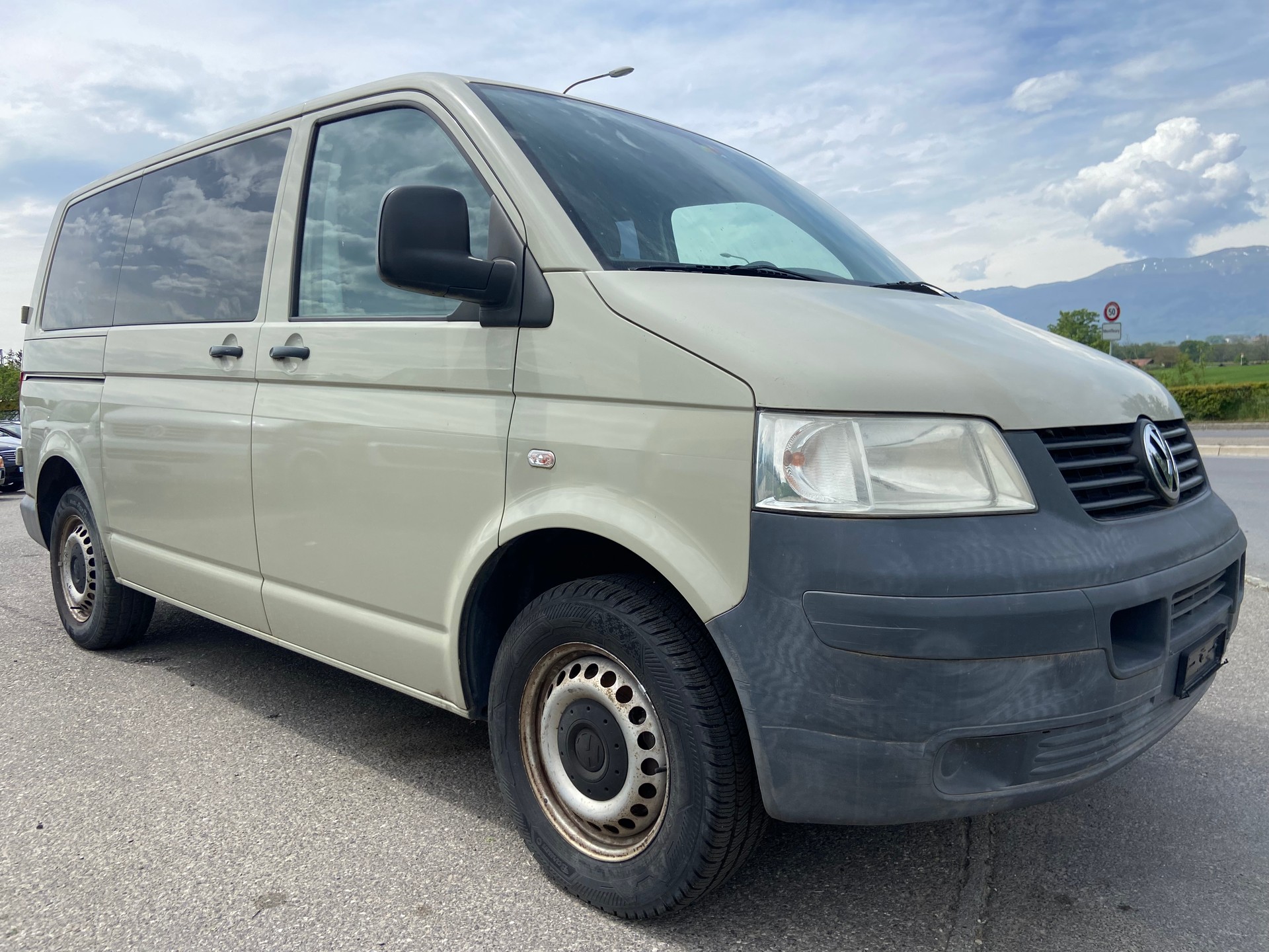 VW Transporter **Prix Fixe**-image-1