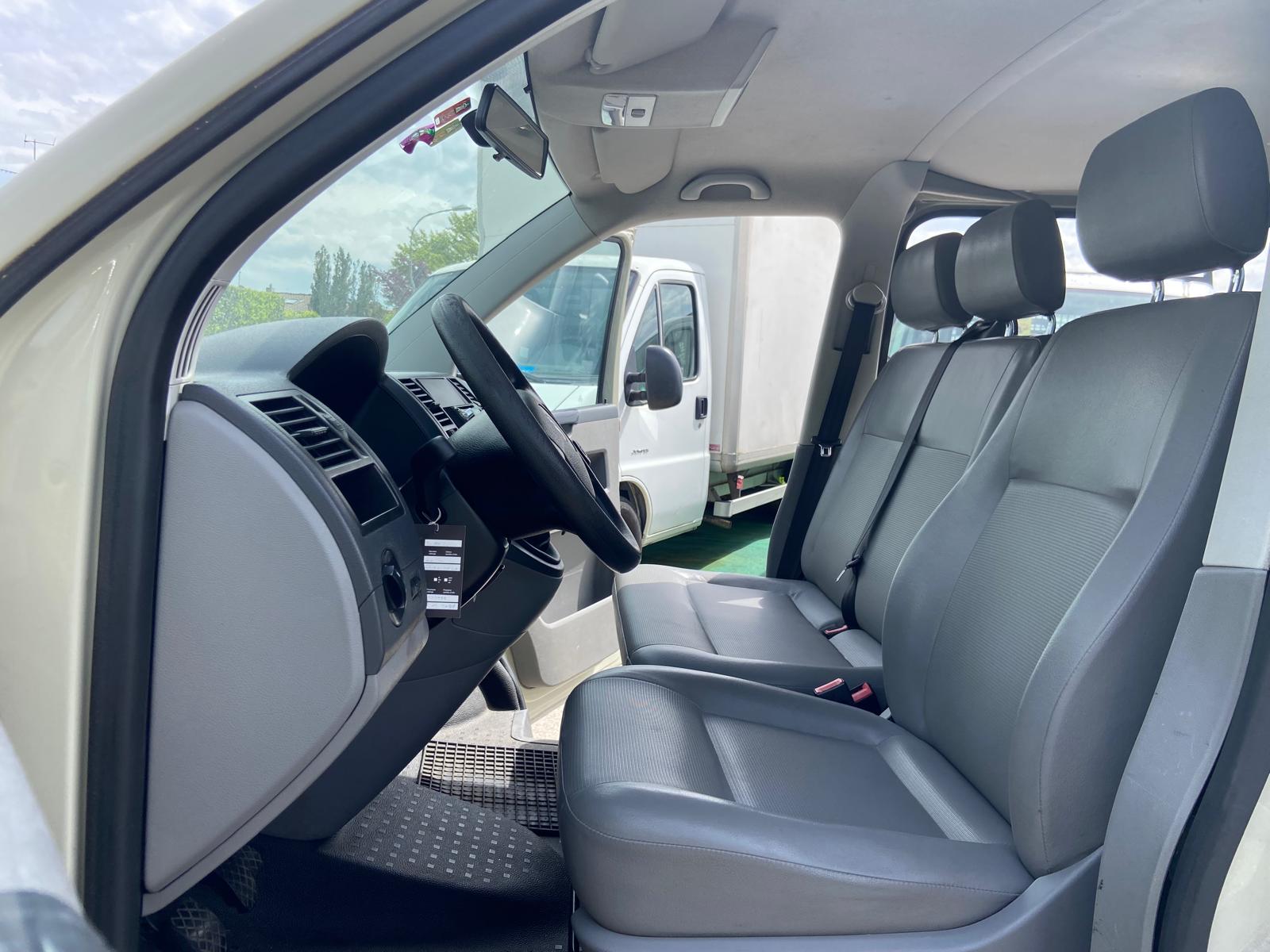 VW Transporter **Prix Fixe**-image-9