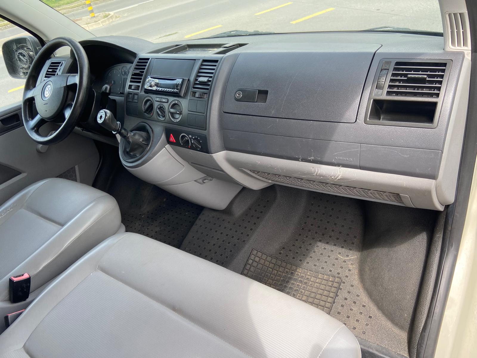 VW Transporter **Prix Fixe**-image-10