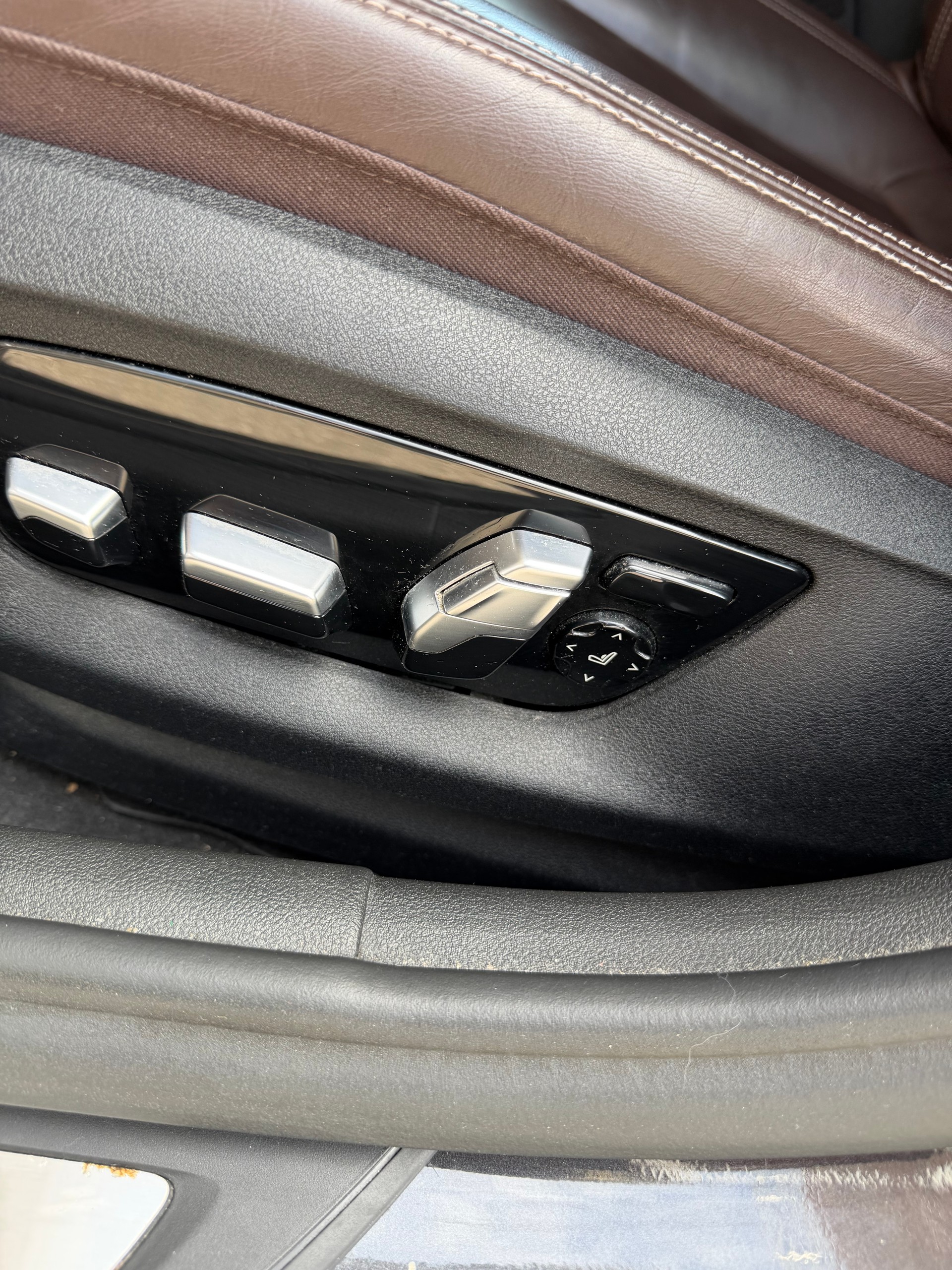 BMW 530d xDrive Touring Luxury Line Steptronic-image-15