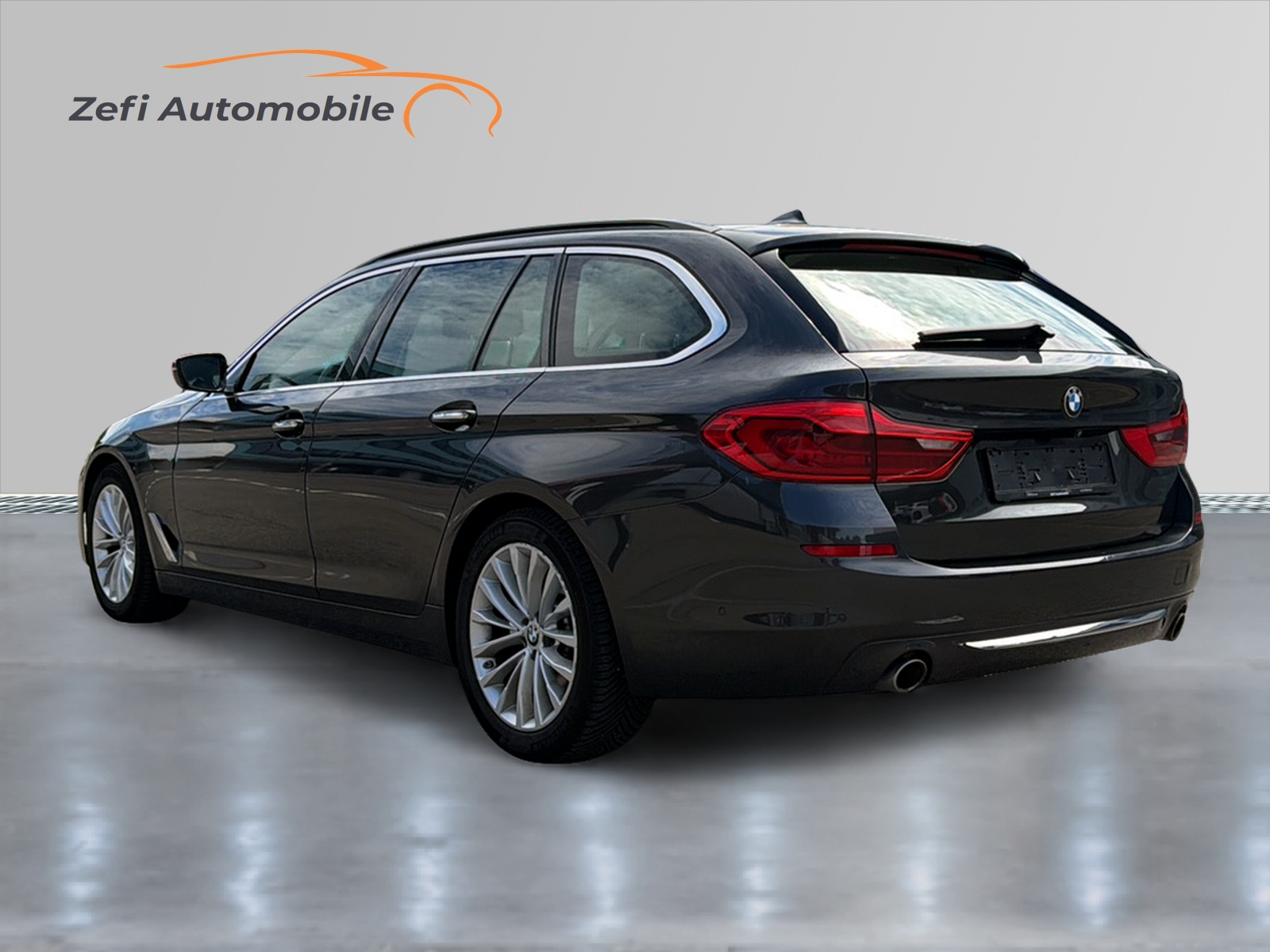 BMW 530d xDrive Touring Luxury Line Steptronic-image-2