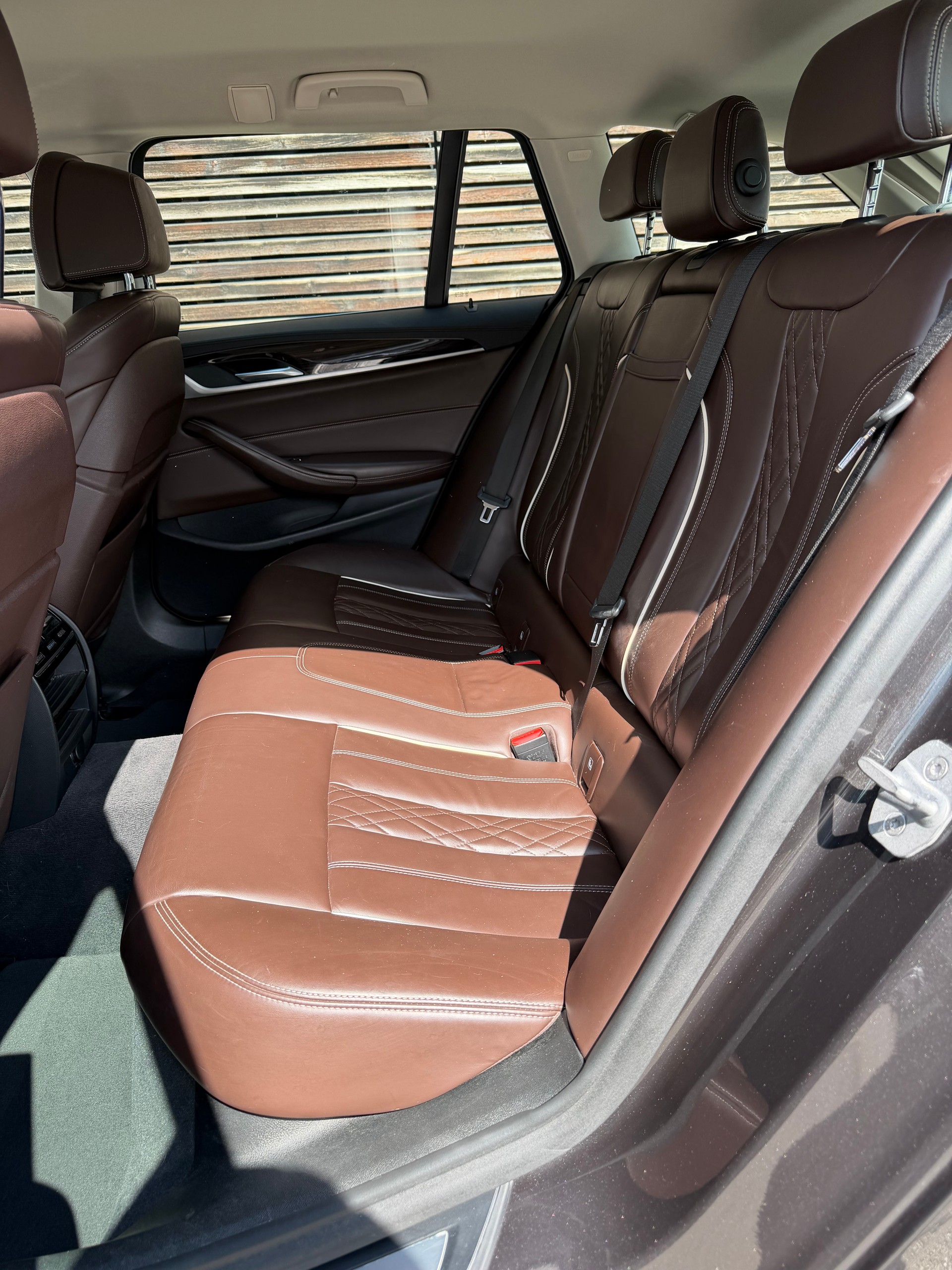 BMW 530d xDrive Touring Luxury Line Steptronic-image-13