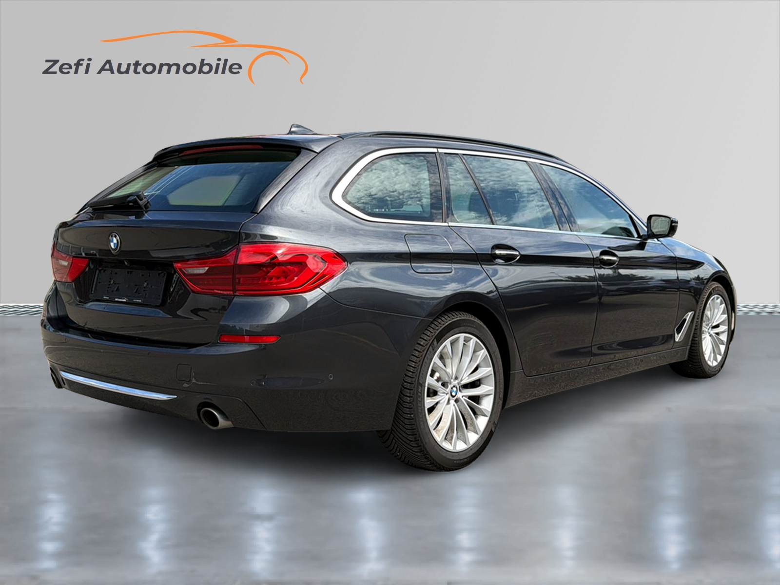 BMW 530d xDrive Touring Luxury Line Steptronic-image-3