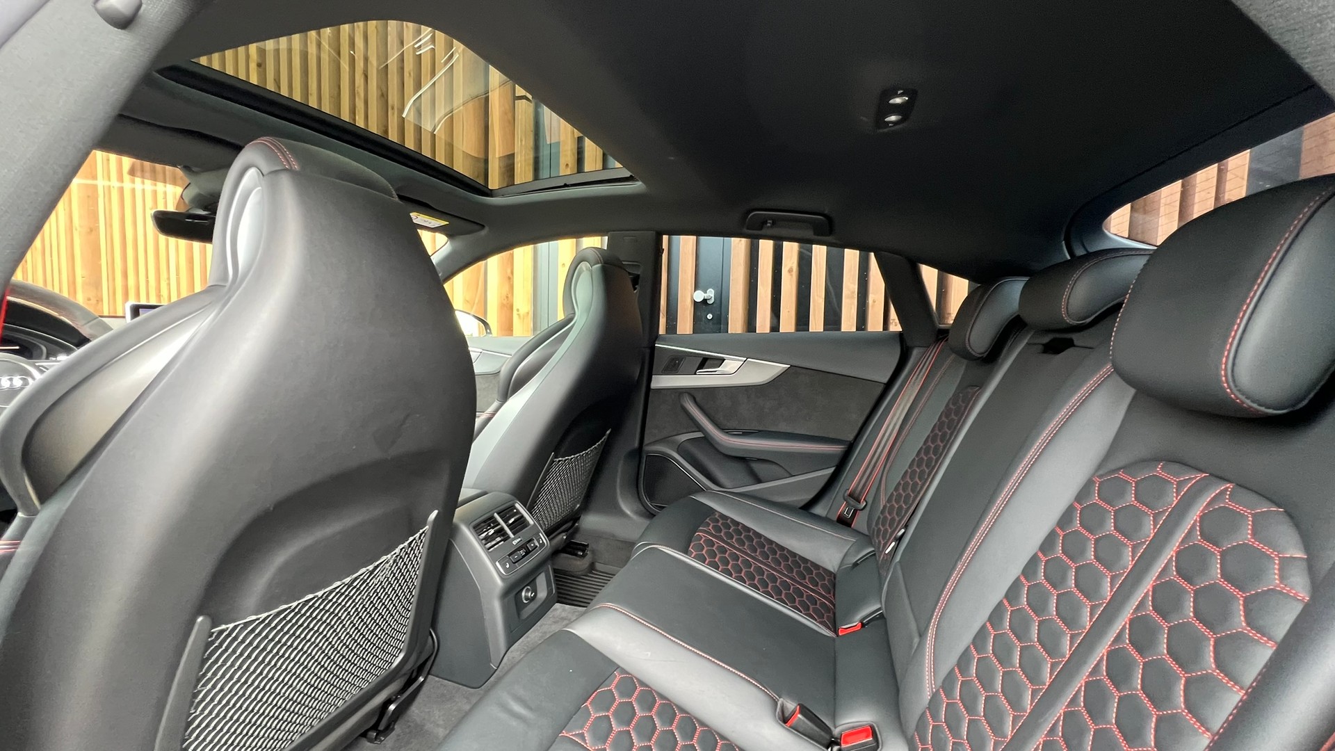 AUDI RS5 SPORTBACK 2.9 TFSI QUATTRO TIPTRONIC BLACK l 450 PS-image-28