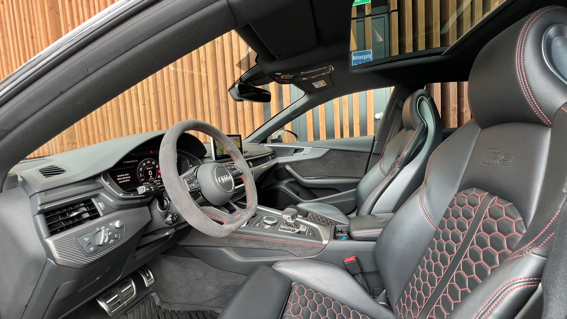 AUDI RS5 SPORTBACK 2.9 TFSI QUATTRO TIPTRONIC BLACK l 450 PS-image-26