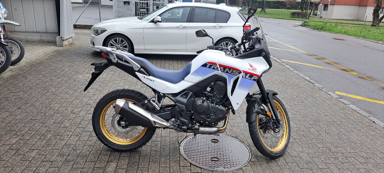 HONDA XL 750 Transalp-image-0