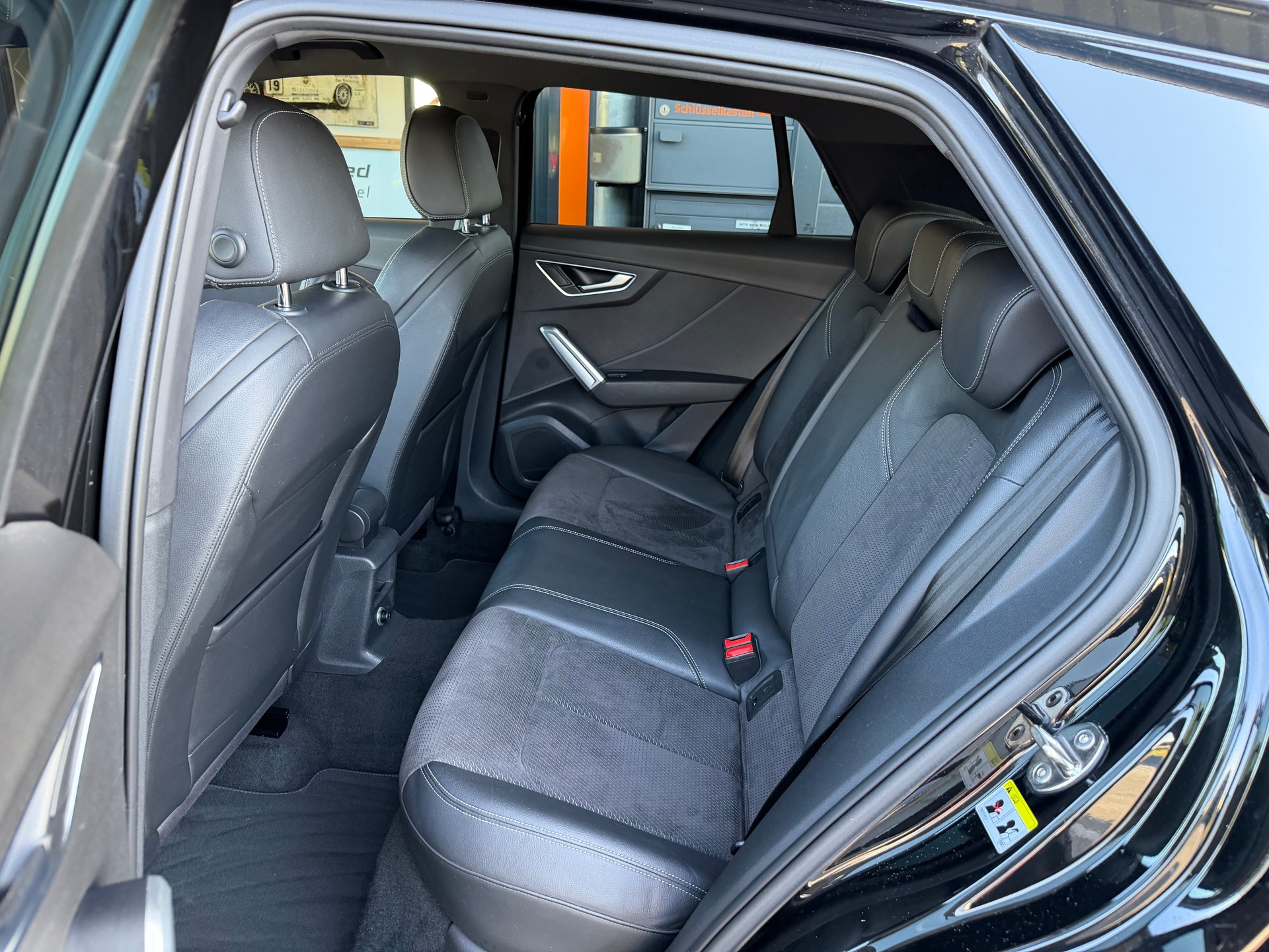 AUDI Q2 2.0 TDI sport quattro S-tronic-image-9