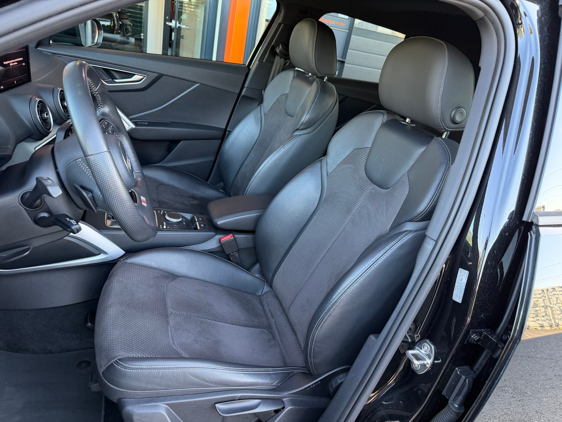 AUDI Q2 2.0 TDI sport quattro S-tronic-image-8