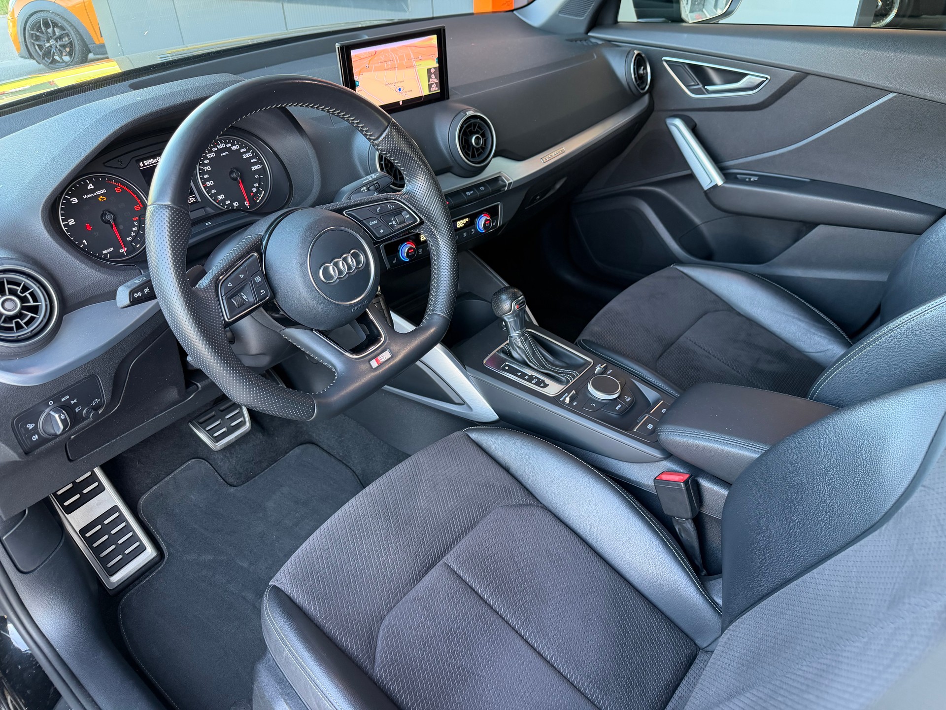 AUDI Q2 2.0 TDI sport quattro S-tronic-image-11
