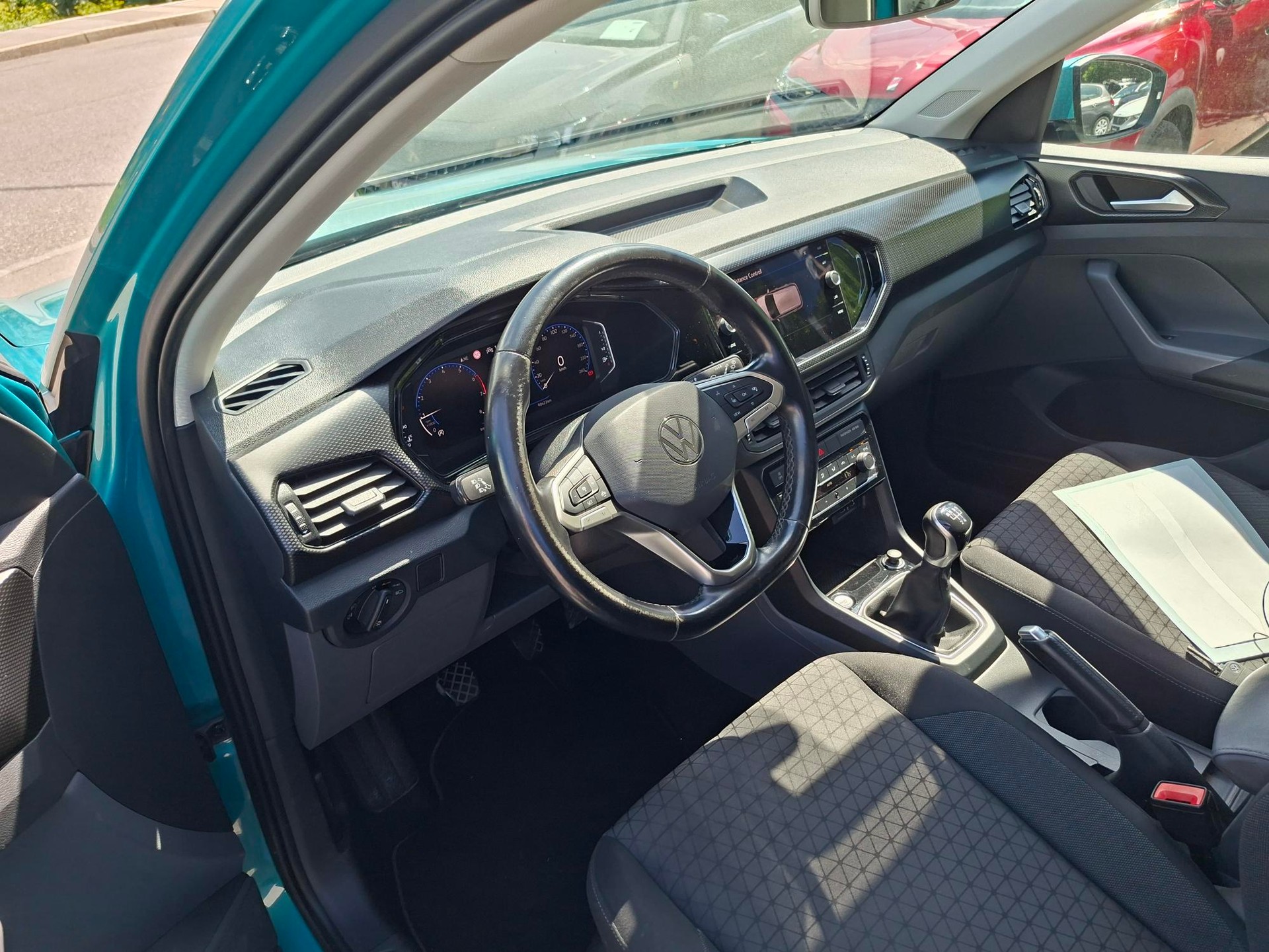 VW T-Cross 1.0 TSI Life-image-8