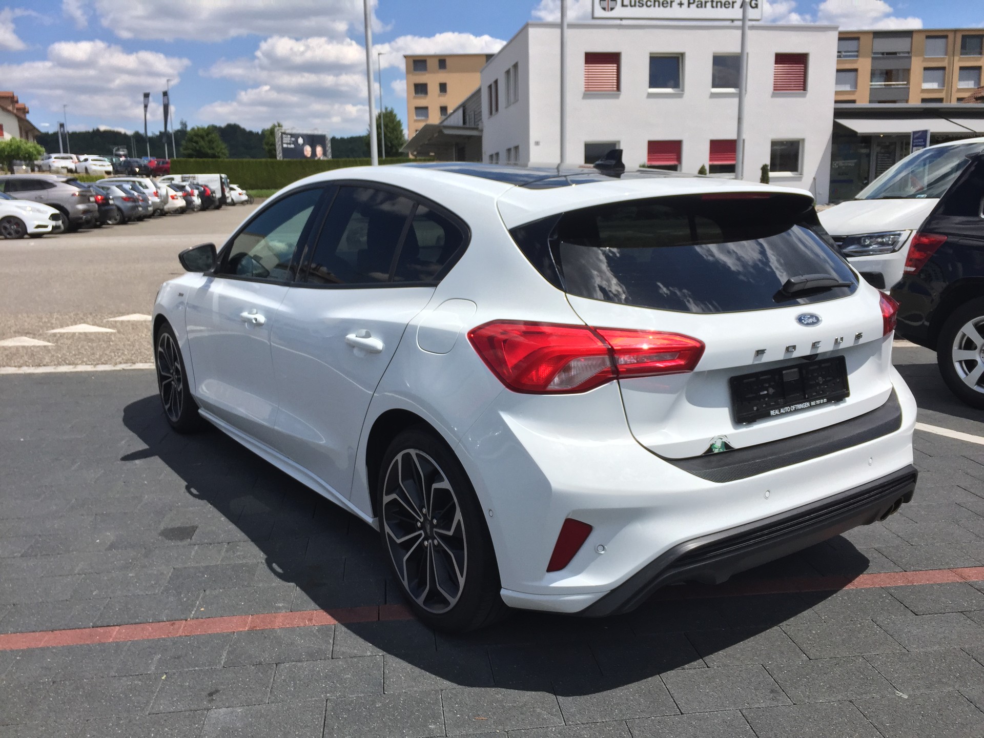 FORD Focus 1.0 SCTi ST Line Automatic-image-4