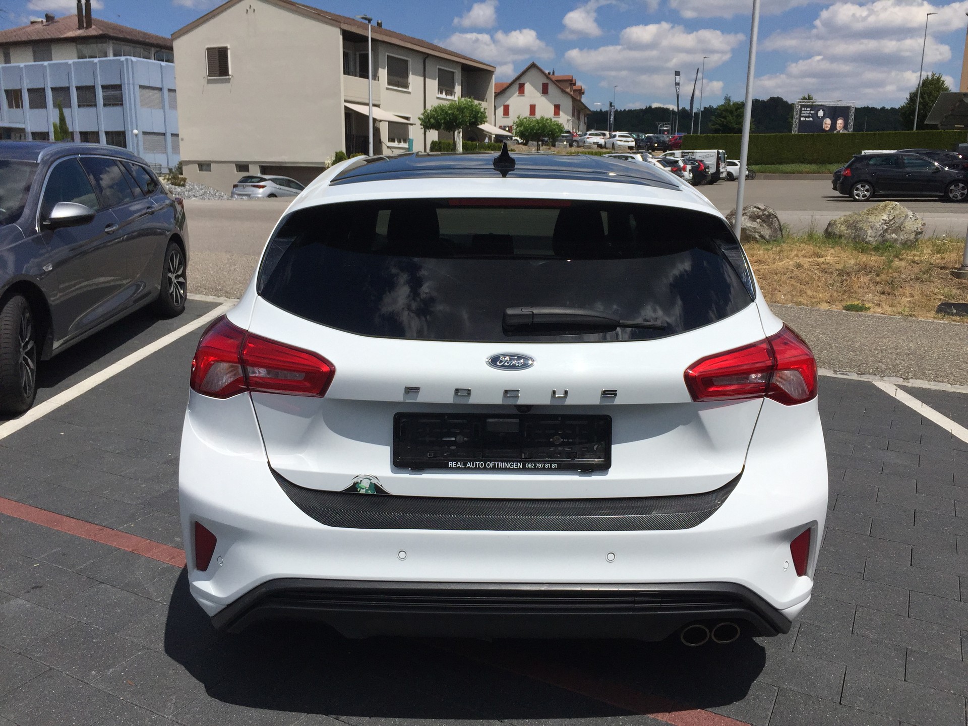 FORD Focus 1.0 SCTi ST Line Automatic-image-3