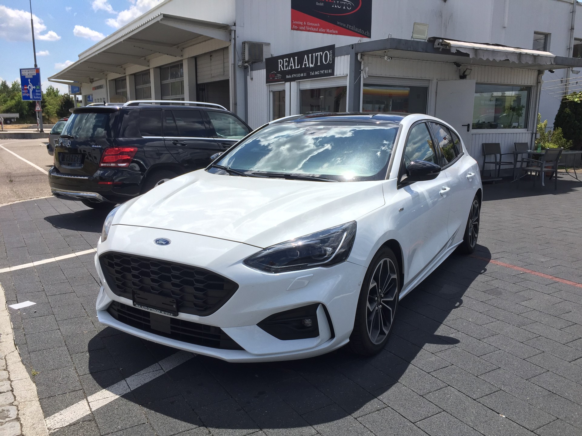 FORD Focus 1.0 SCTi ST Line Automatic-image-1