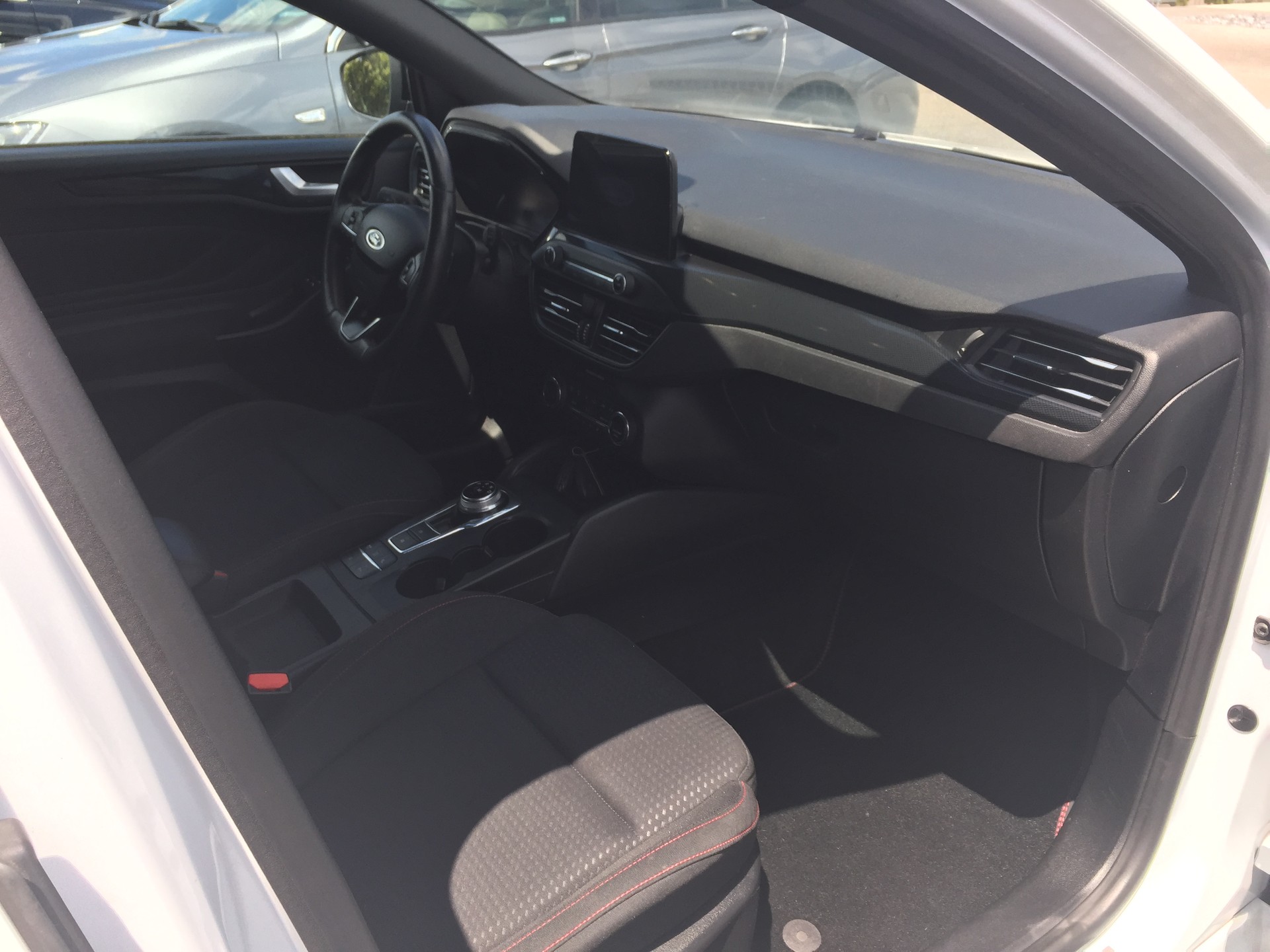 FORD Focus 1.0 SCTi ST Line Automatic-image-7