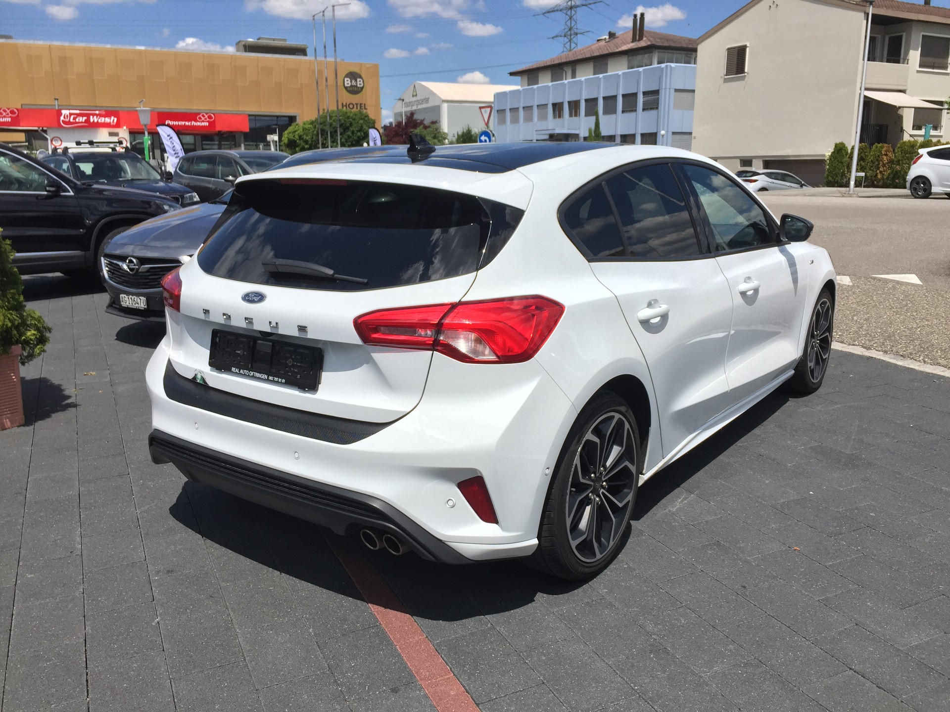FORD Focus 1.0 SCTi ST Line Automatic-image-5
