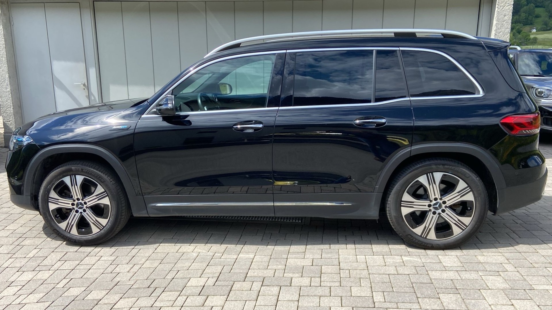 MERCEDES-BENZ EQB 350 4Matic-image-2