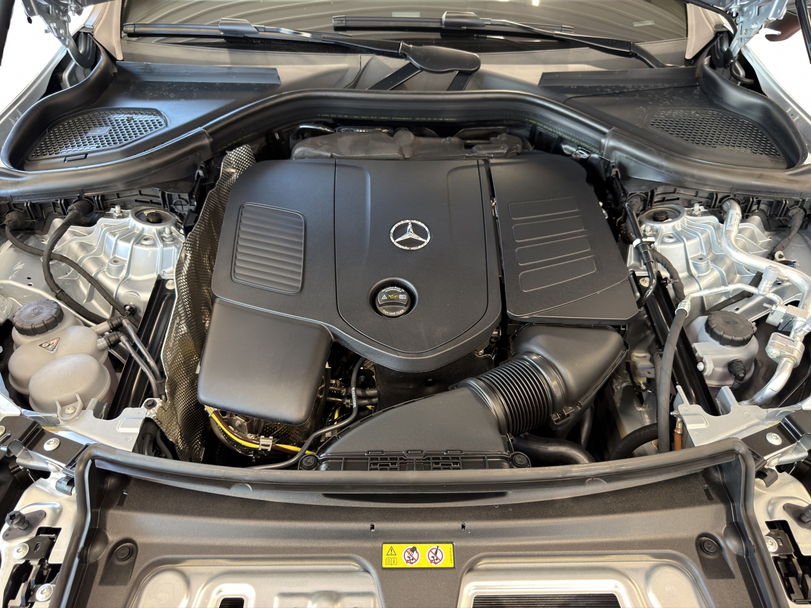 MERCEDES-BENZ GLC 300 4Matic 9G-Tronic-image-16