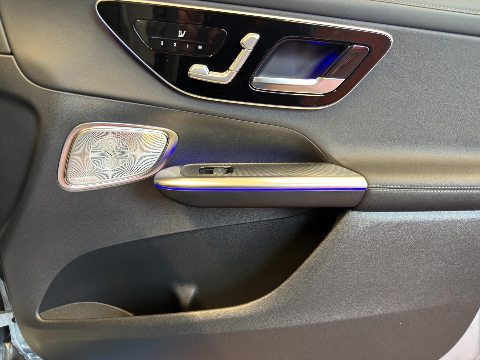 MERCEDES-BENZ GLC 300 4Matic 9G-Tronic-image-15