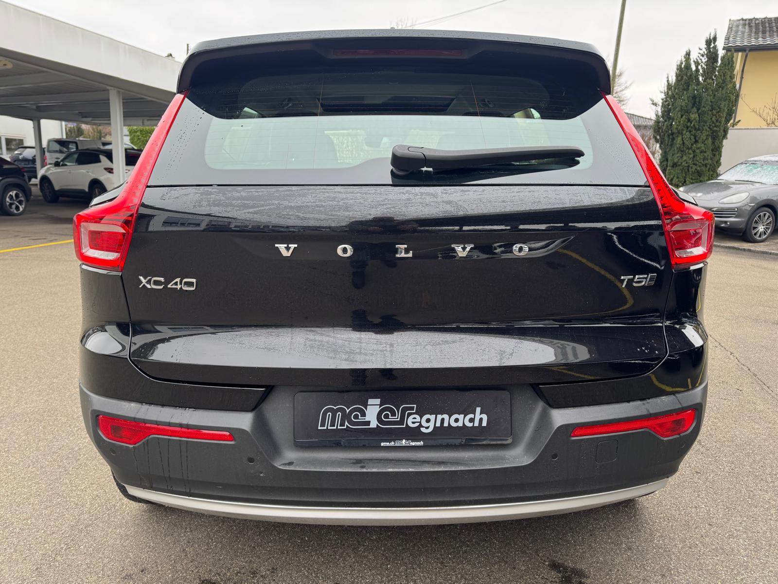 VOLVO XC40 T5 AWD Momentum Geartronic-image-6