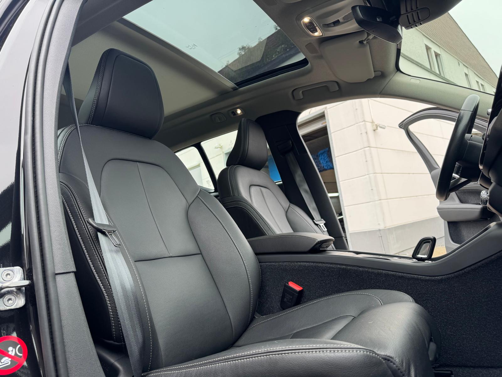 VOLVO XC40 T5 AWD Momentum Geartronic-image-15