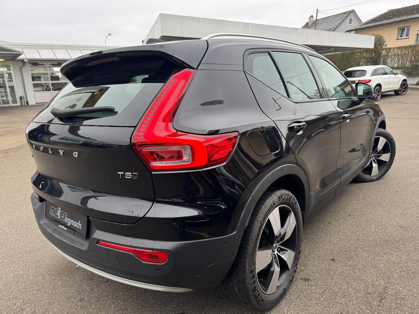 VOLVO XC40 T5 AWD Momentum Geartronic-image-8