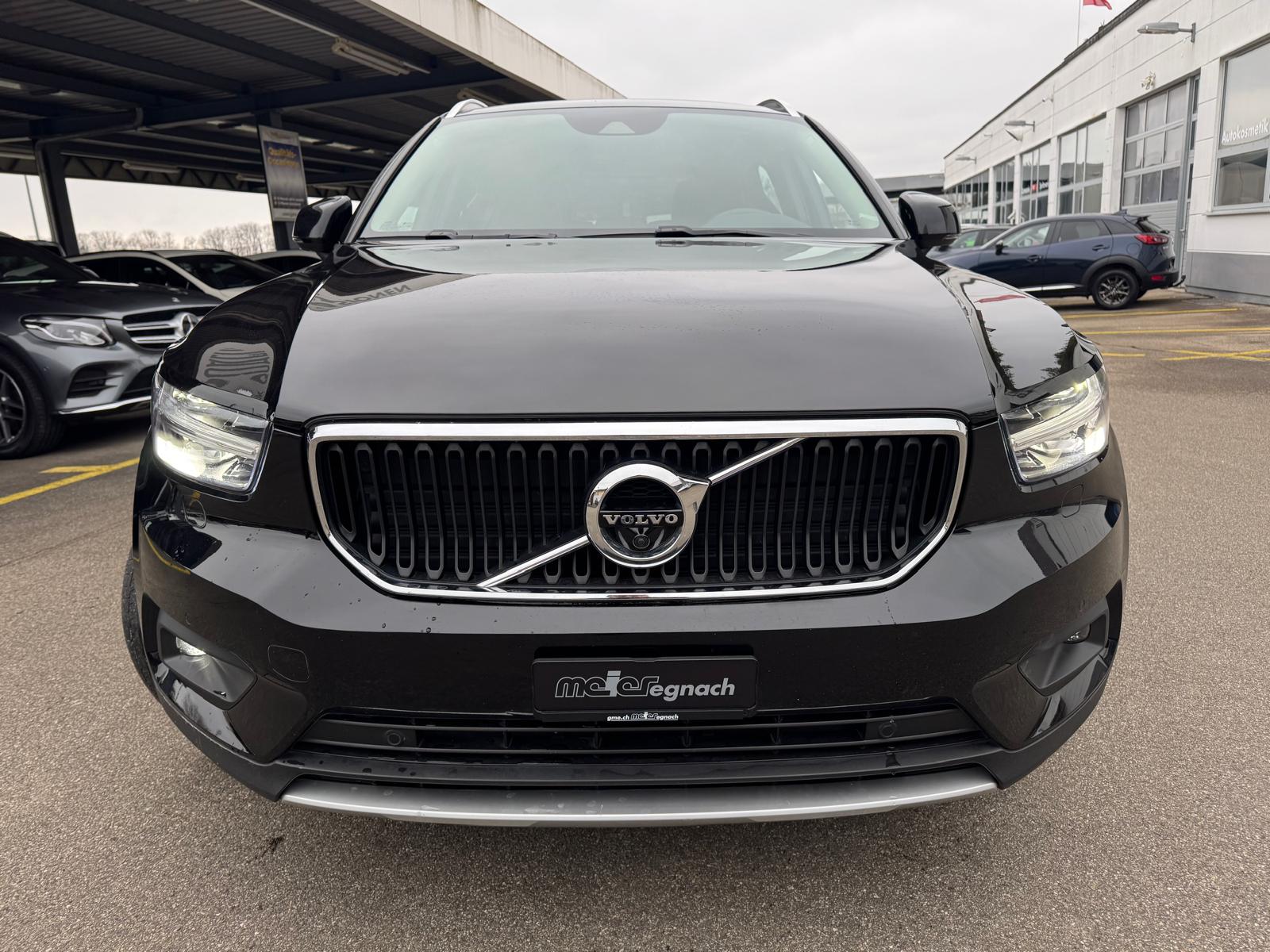 VOLVO XC40 T5 AWD Momentum Geartronic-image-1
