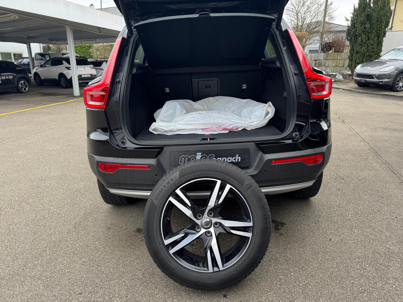 VOLVO XC40 T5 AWD Momentum Geartronic-image-7