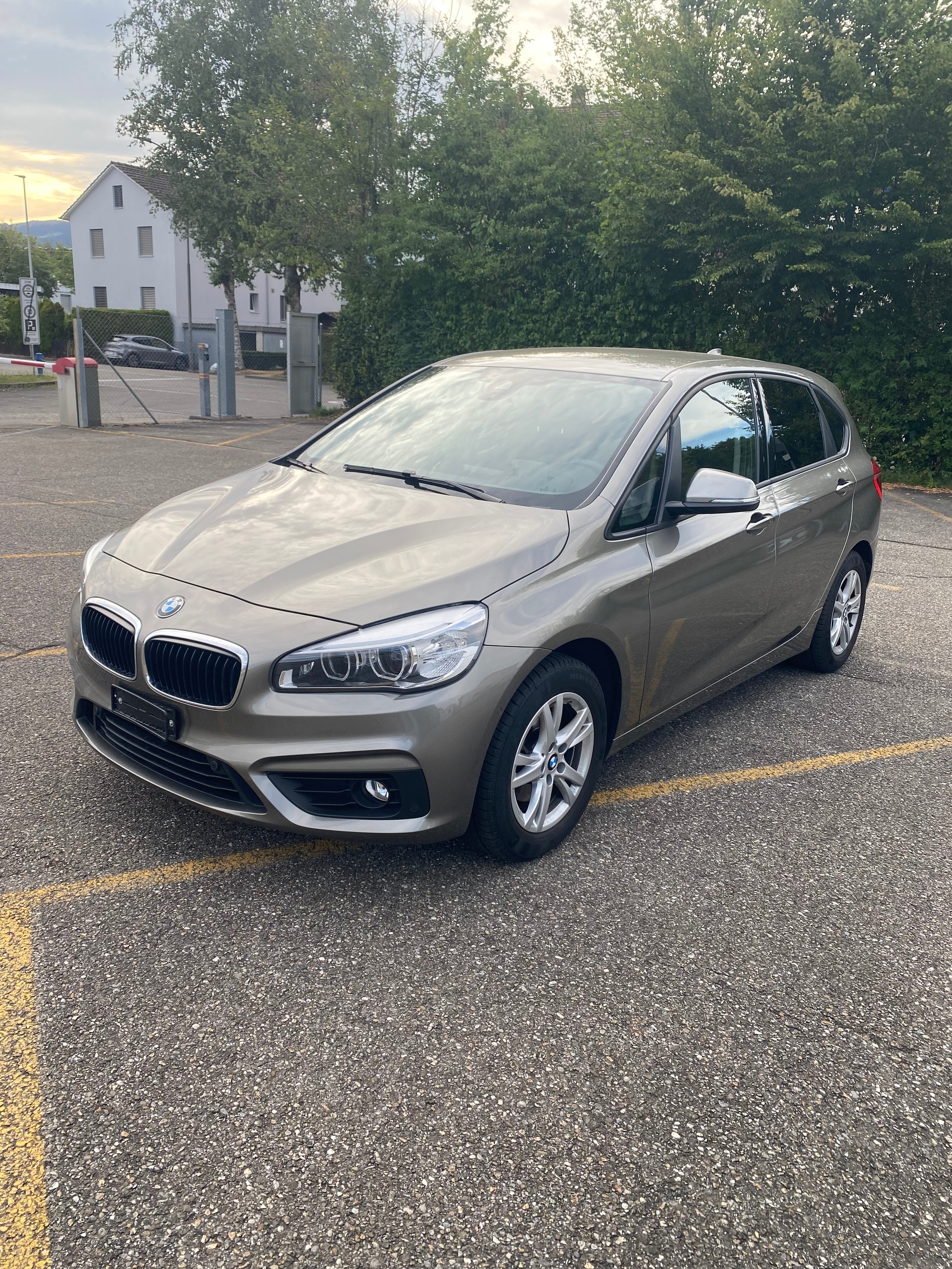 BMW 218d xDrive Active Tourer Luxury Line Steptronic-image-10