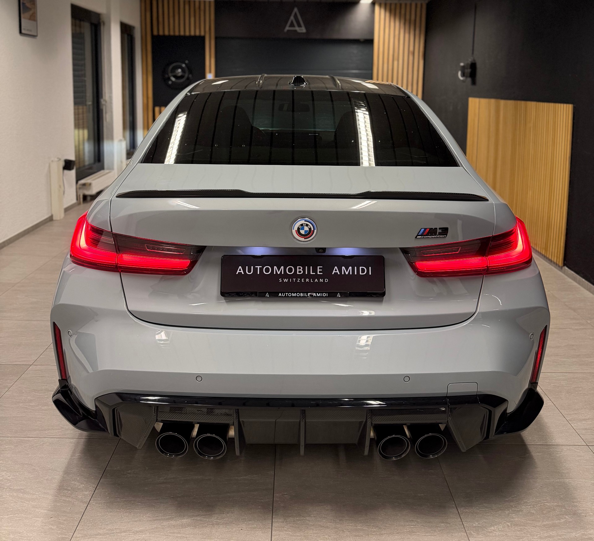 BMW M3 Competition M xDrive-showroom-element-3
