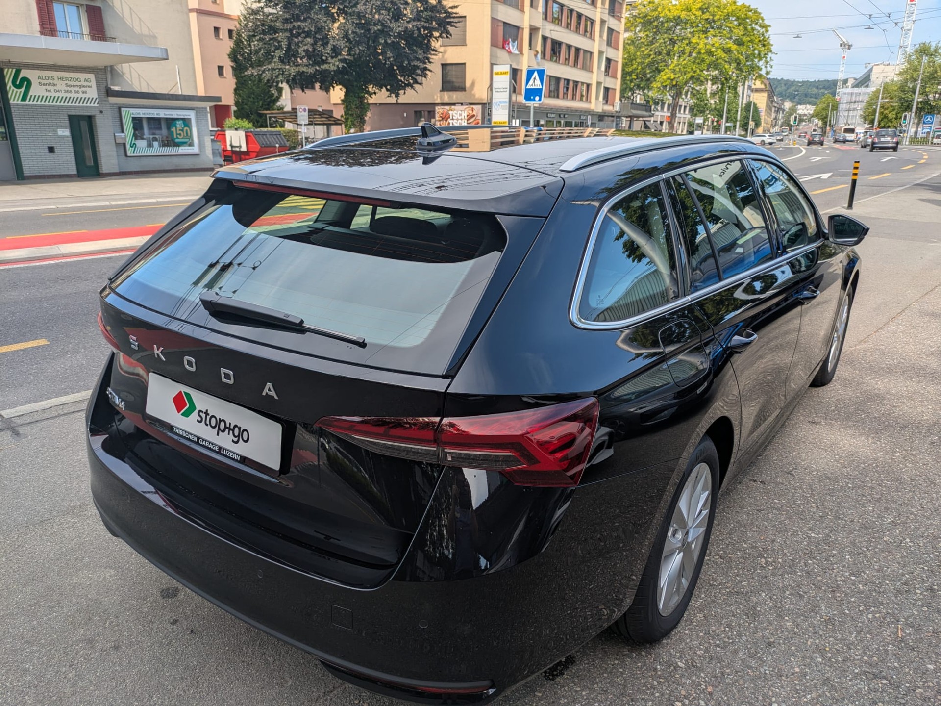 SKODA Octavia Combi 1.5 TSI mHEV DSG Selection-image-6