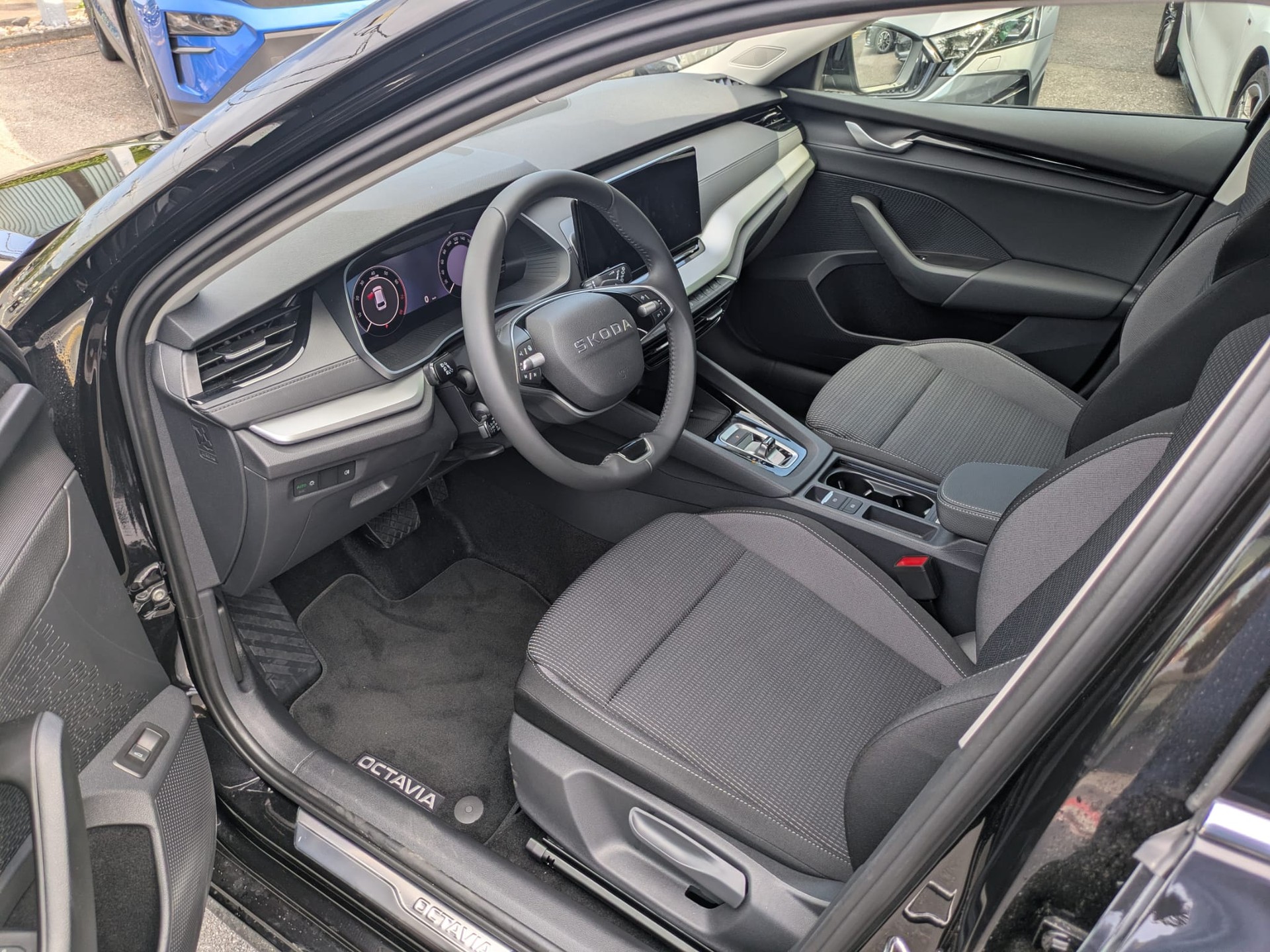 SKODA Octavia Combi 1.5 TSI mHEV DSG Selection-image-15