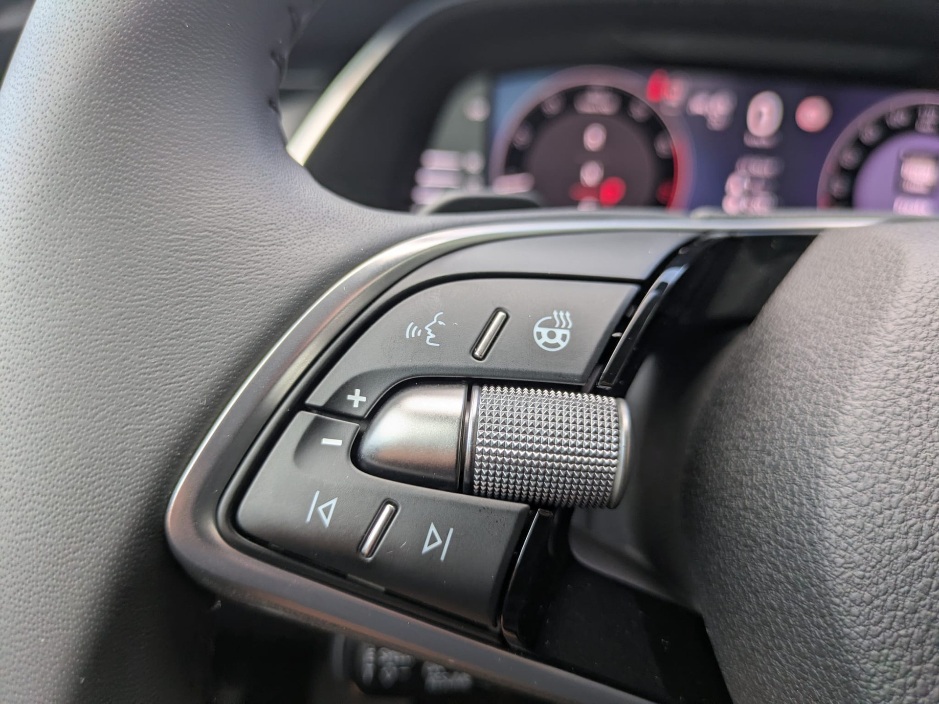 SKODA Octavia Combi 1.5 TSI mHEV DSG Selection-image-19
