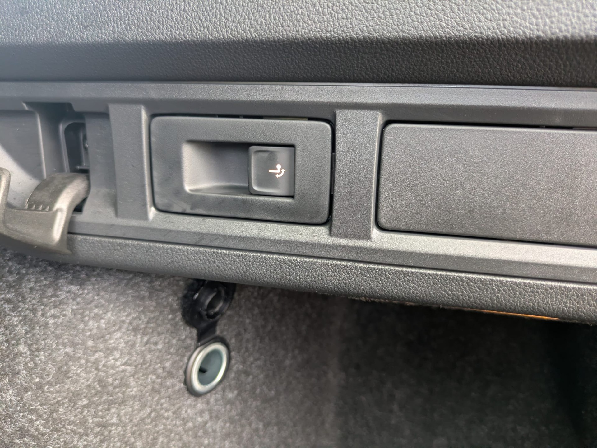 SKODA Octavia Combi 1.5 TSI mHEV DSG Selection-image-10
