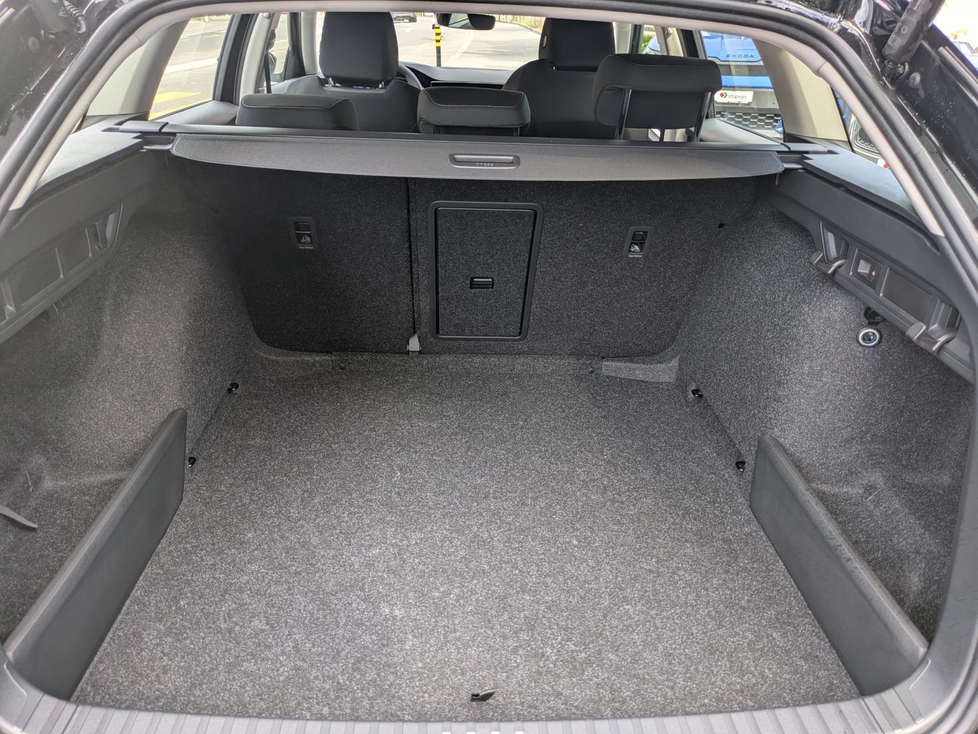 SKODA Octavia Combi 1.5 TSI mHEV DSG Selection-image-9