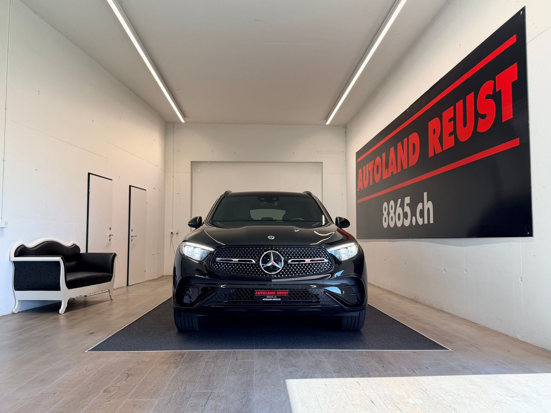 MERCEDES-BENZ GLC 300 d 4Matic 9G-Tronic-showroom-element-1