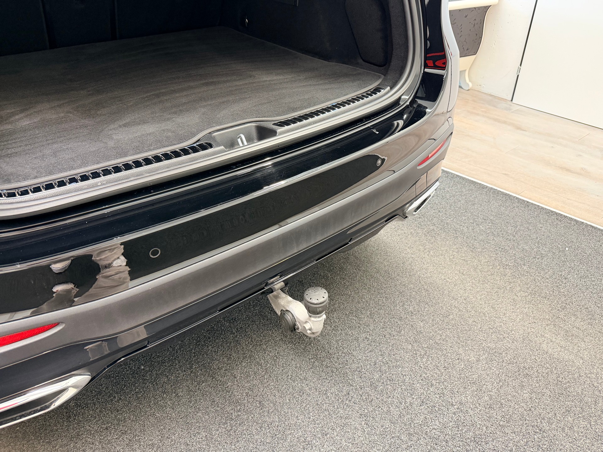 MERCEDES-BENZ GLC 300 d 4Matic 9G-Tronic-image-10