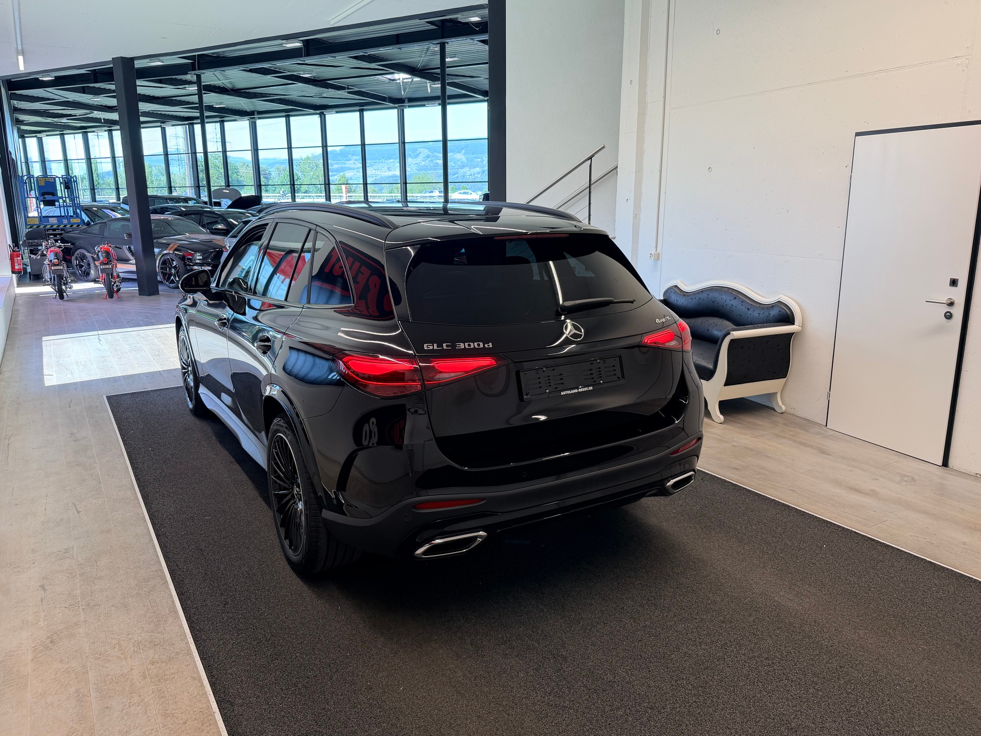 MERCEDES-BENZ GLC 300 d 4Matic 9G-Tronic-image-8