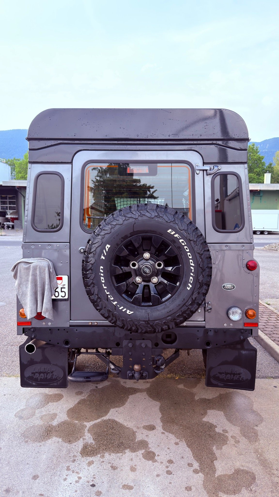LAND ROVER defender 2.2 TD4 SW Legend-image-1