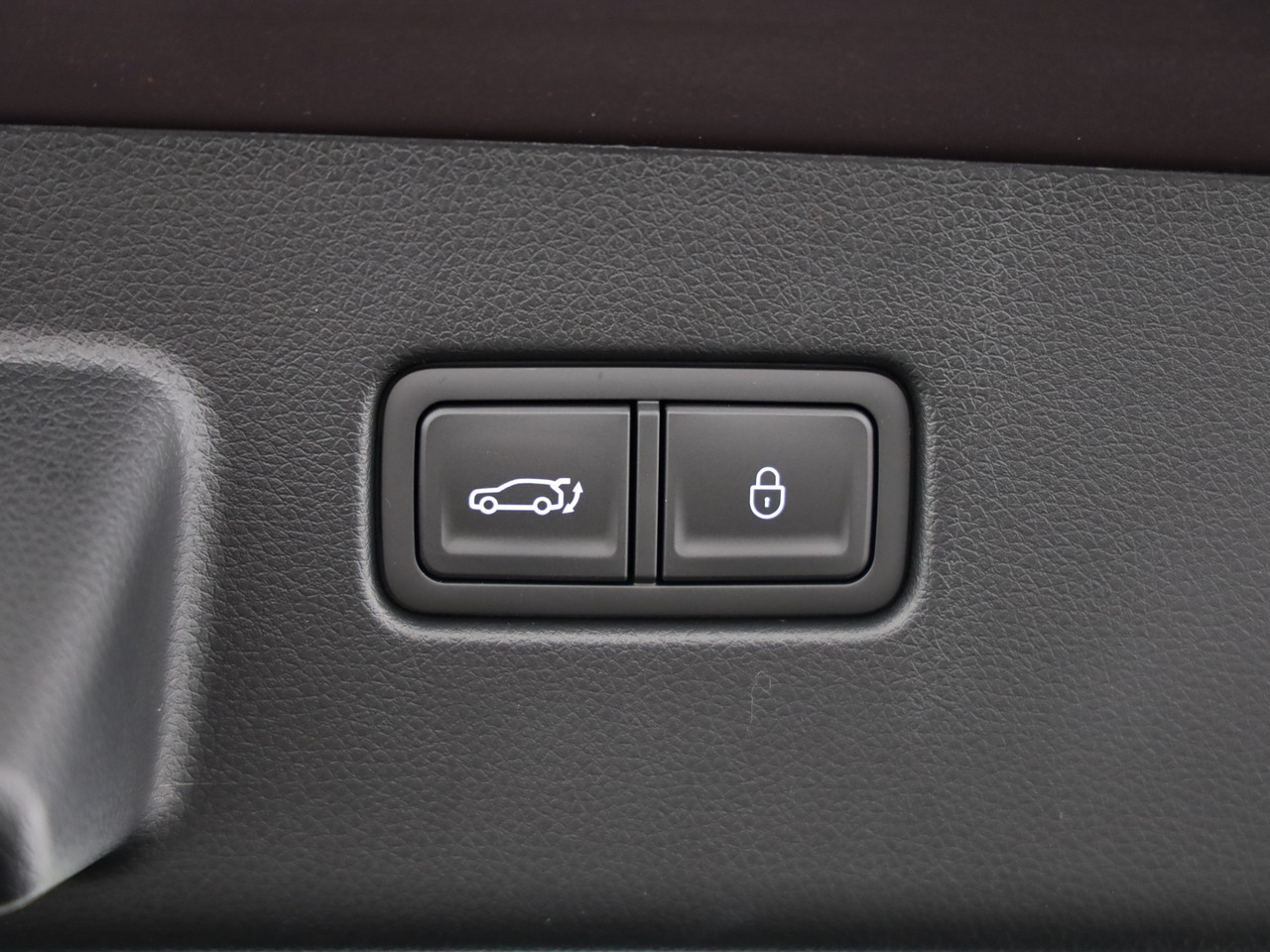 GENESIS GV60 77.4 kWh Sport AWD-image-10