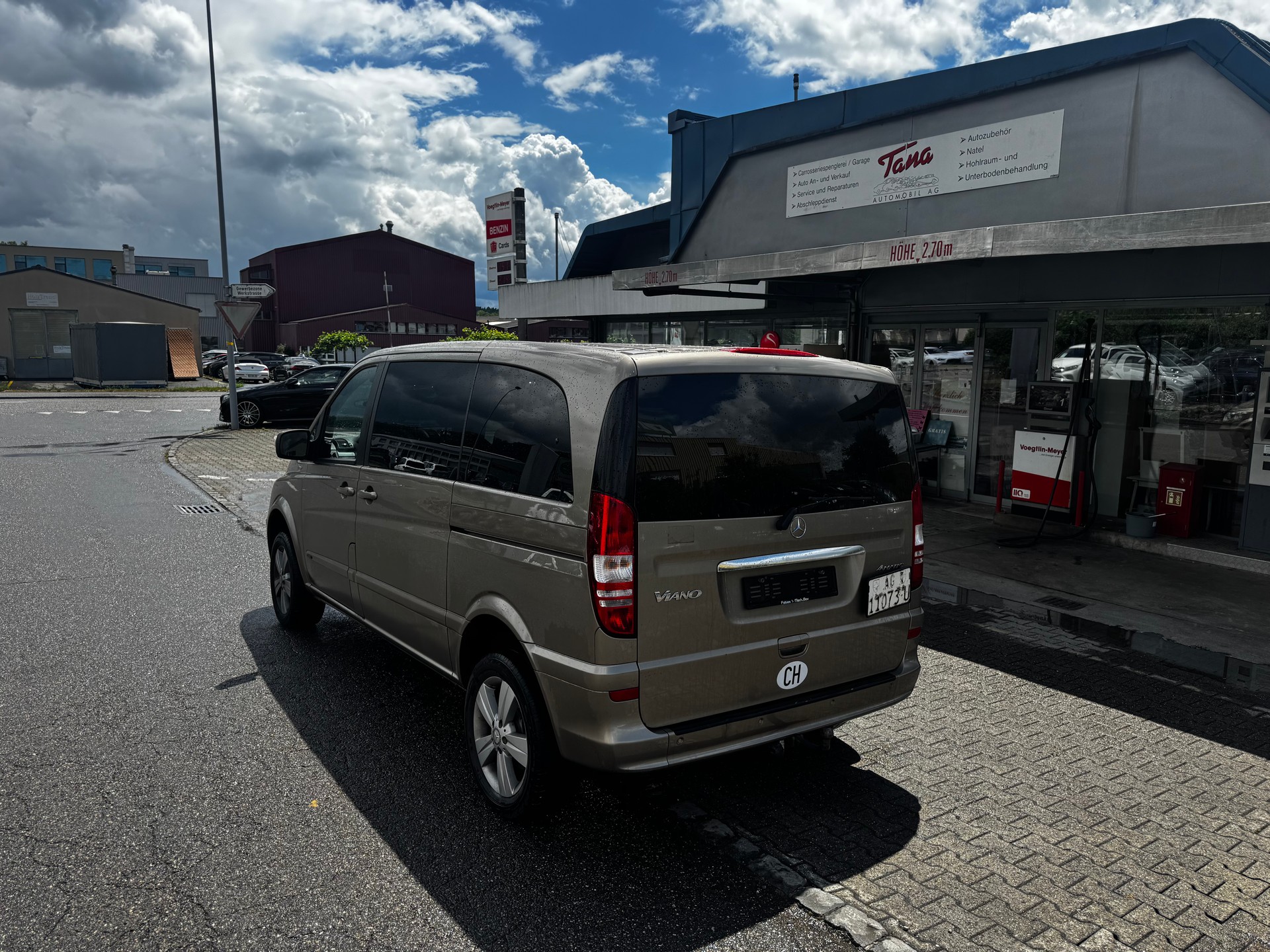 MERCEDES-BENZ Viano 2.2 CDI Blue Eff. Ambiente Ed. EL 4Matic A-image-3