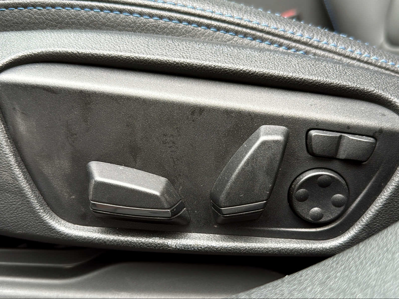 BMW M135i xDrive Steptronic-image-10