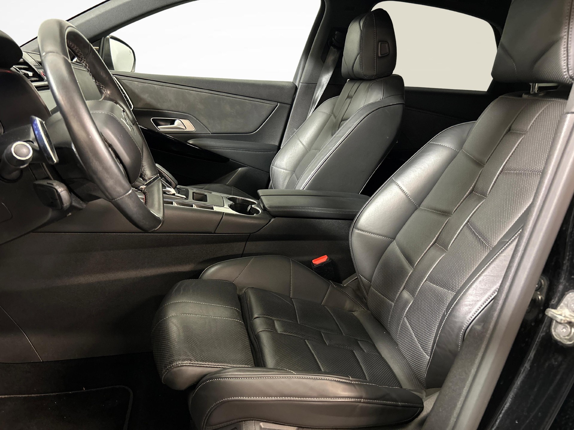 DS AUTOMOBILES 7 Crossback 1.6 E-Tense So Chic 4x4-showroom-element-3