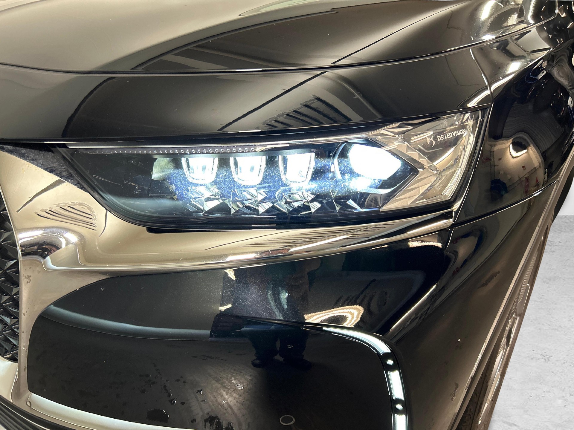 DS AUTOMOBILES 7 Crossback 1.6 E-Tense So Chic 4x4-image-17
