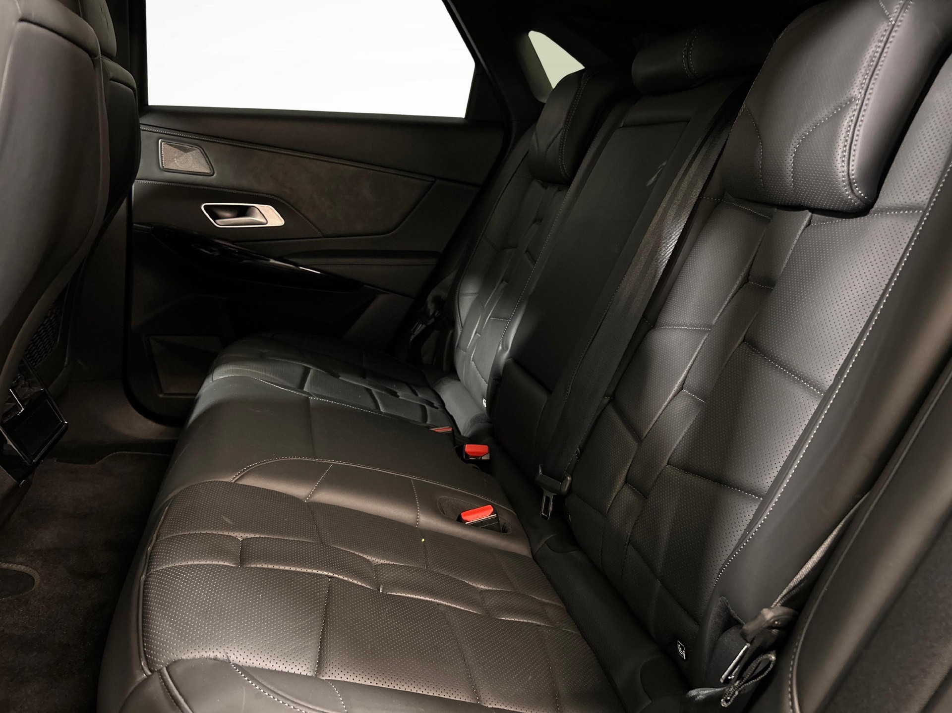 DS AUTOMOBILES 7 Crossback 1.6 E-Tense So Chic 4x4-image-4