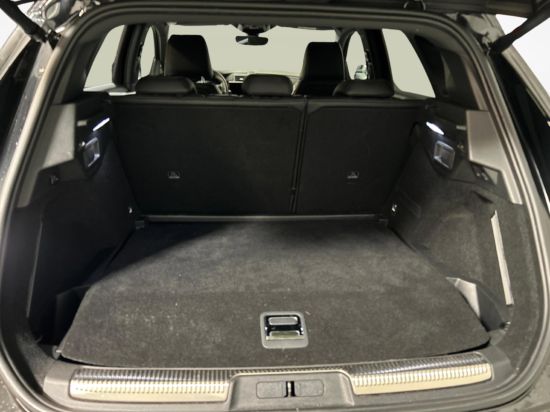 DS AUTOMOBILES 7 Crossback 1.6 E-Tense So Chic 4x4-image-13